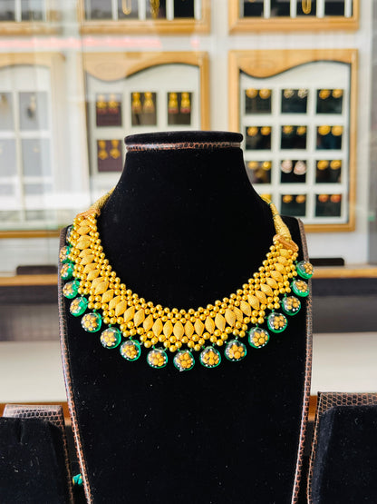 Gold Lightweight Necklace Green Bets