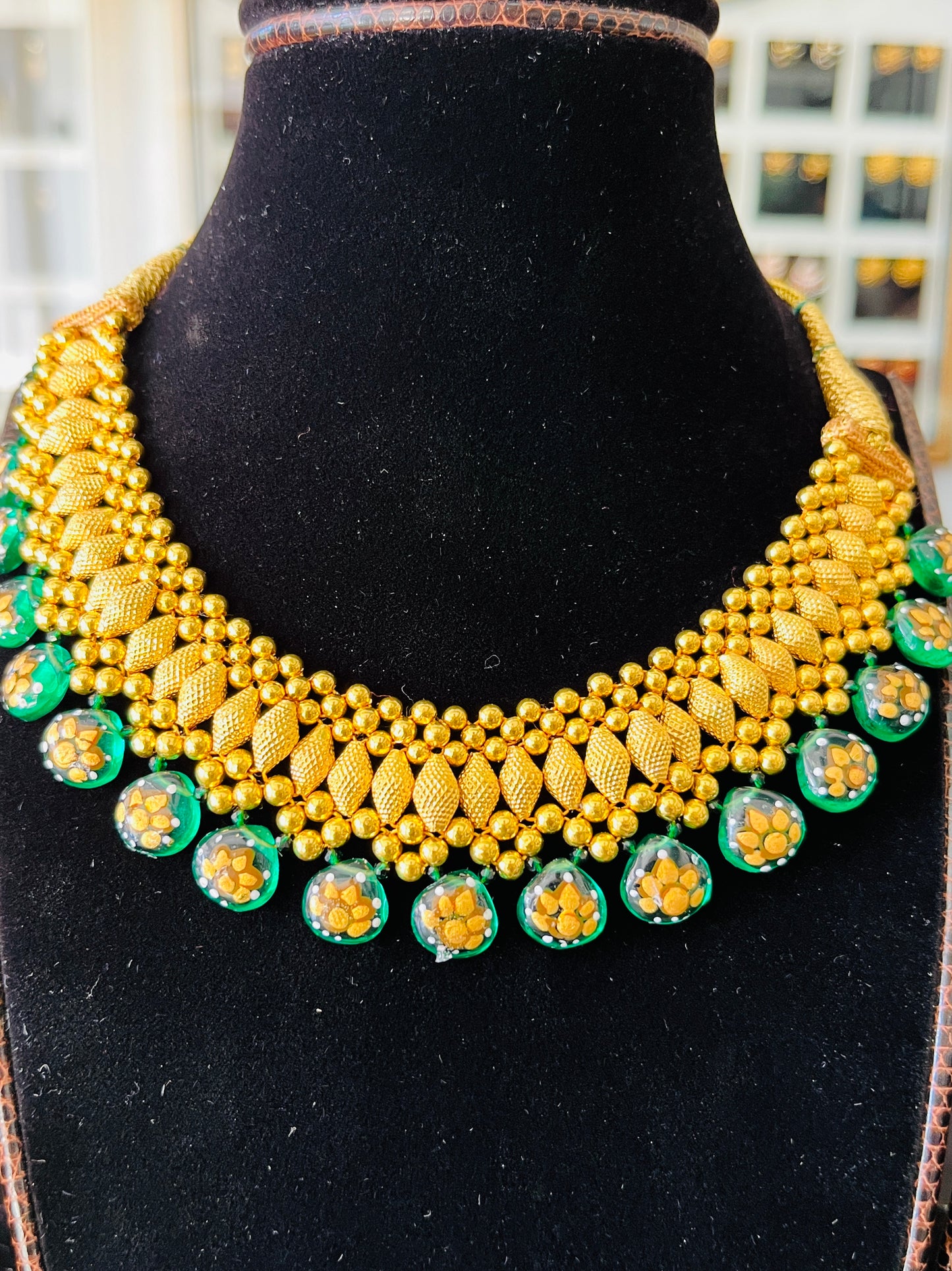 Gold Lightweight Necklace Green Bets