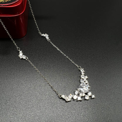 Silver Diamond Hearth Necklace