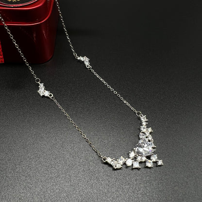 Silver Diamond Hearth Necklace